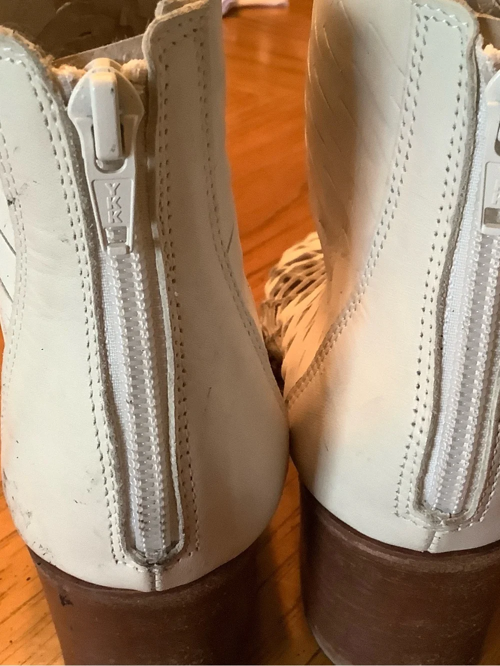 Piampiani White Leather Open-Toe Laser-Cut Ankle Booties sz 38/8